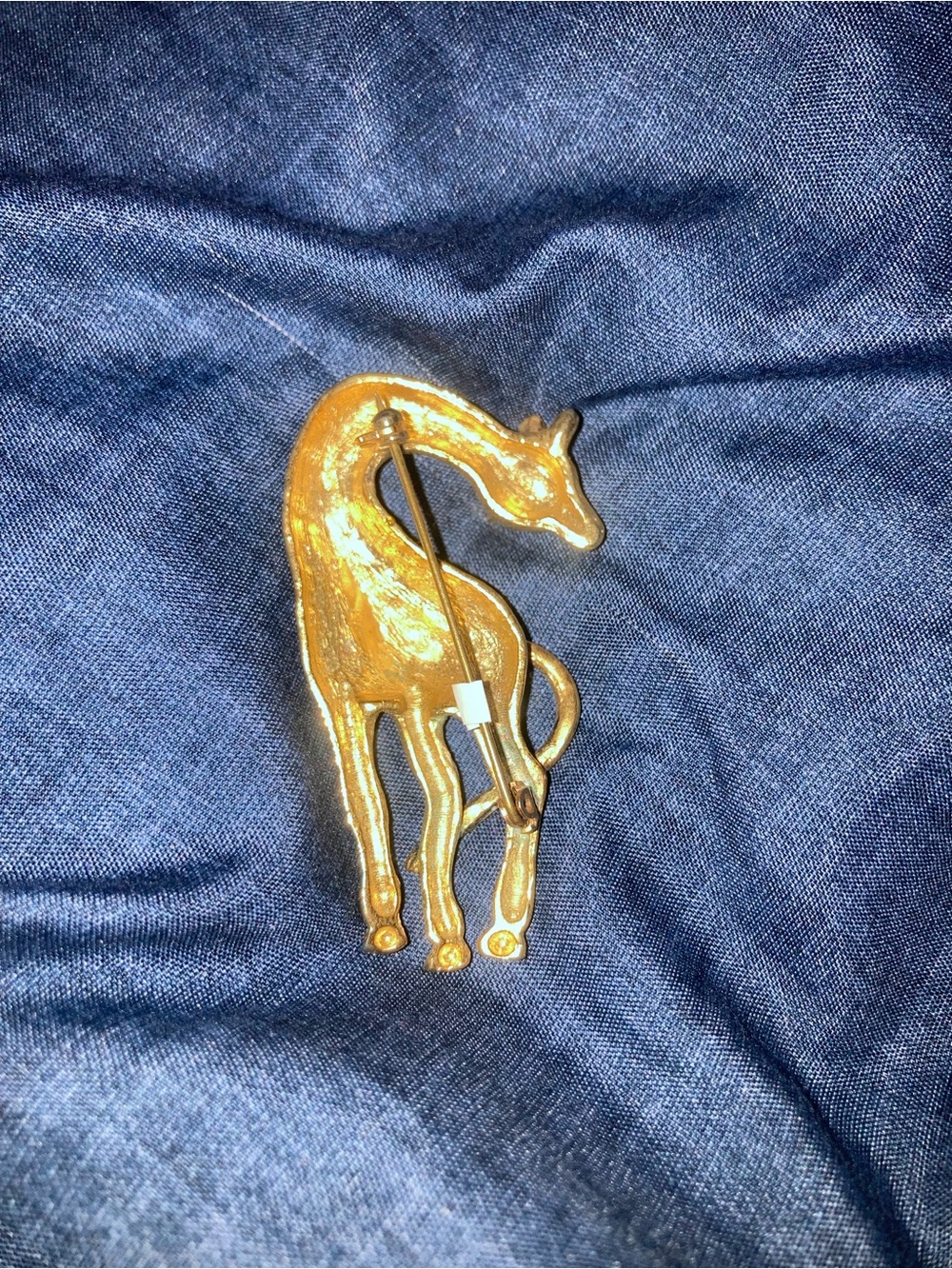 Gold-tone Giraffe Brooch Pin - Picture 4 of 4